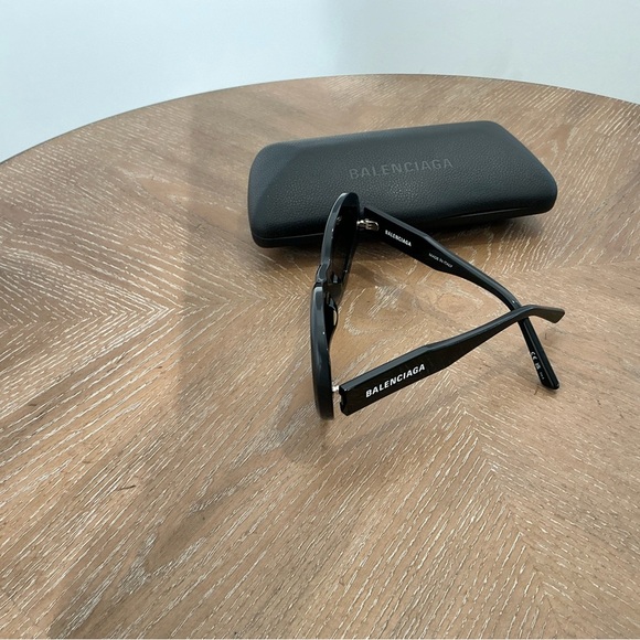 Balenciaga Sunglasses Luxury Eyewear with Round/Oval - Picture 8 of 8